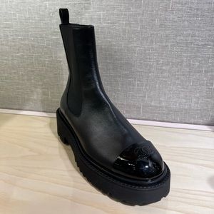 🔥Hard to find🔥NIB Chanel Chelsea Boots